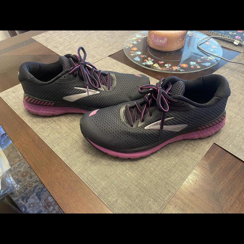 Size 10.5 - Brooks Adrenaline GTS 22 Wide Black